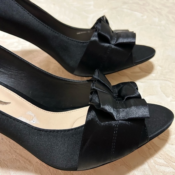 Nina satin peep toe pump, dressy heels SZ 11 NWOT - Picture 2 of 8
